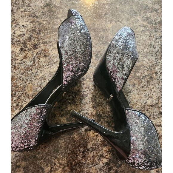 ɗ Fergie silver sparkly and black high heel pumps m - Picture 5 of 12